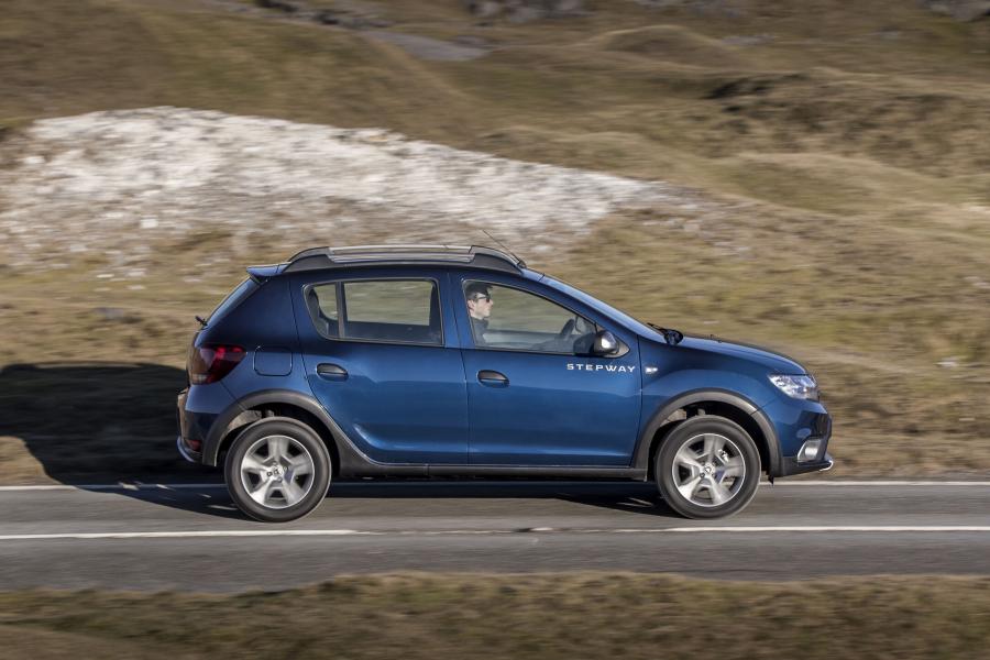 Dacia Sandero Stepway 2017 года  (UK) (фото 5 из 30)